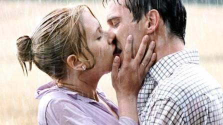 Escena de Match Point con Jonathan Rhys Meyer y Scarlett Johansson.