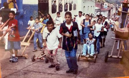 Los juegos tradicionales formaron parte de la niñez de miles de hondureños, que luego de cumplir con sus deberes académicos o sus labores en el campo, solían reunirse en algún punto de sus comunidades para disfrutar una tarde alegre con sus amigos.