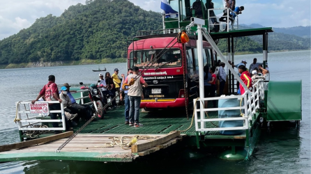 Luego de la remodelación del ferri-bote hace un año, el servicio de transporte ha ido creciendo. El transporte flotante del embalse de la central hidroeléctrica El Cajón está operando sin interrupciones desde hace un año, pero tiene 23 años de existencia en la represa.