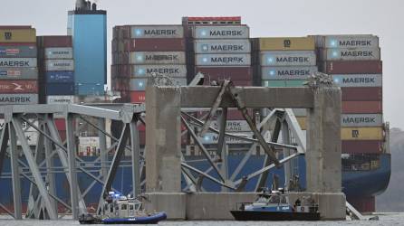 Los equipos de rescate mantienen la búsqueda de los cuerpos de los seis trabajadores latinoamericanos, entre ellos un hondureño, tras el derrumbe de un puente.