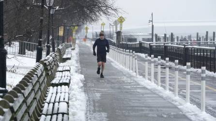 Fuertes nevadas se pronostican para Nueva York este martes.