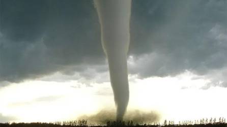 Los tornados ya dejan una persona fallecida en Oklahoma.