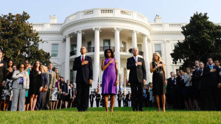 El presidente de EUA, Barack Obama, su esposa Michelle; el vicepresidente Joe Biden y su esposa Jill, en Washington, durante el evento conmemorativo del 11-S.