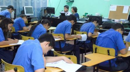 Los estudiantes del instituto en la prueba.