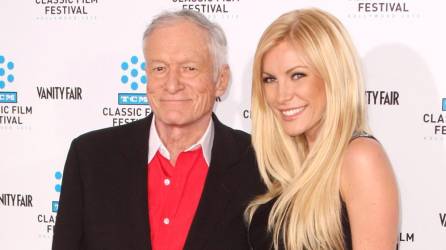 Hugh Hefner junto a su esposa Crystal Harris en una foto de archivo.