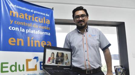 Jesús Rivera creó su aplicación y destaca en el campo de desarrollo de software. Foto: Héctor Edú Cantarero