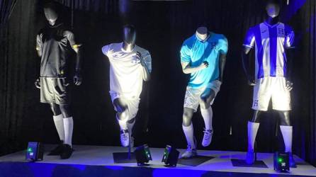 El lanzamiento de la nuevas camisetas de la Bicolor se realizó en San Pedro Sula.