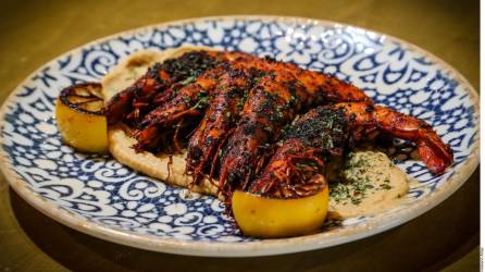 Pon en tu mesa un sabor diferente y fuera de lo común con estos camarones mediterráneos.