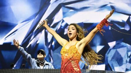 Imagen tomada de Shakira durante su presentación al lado de Bizarrap durante el festival de Coachella.