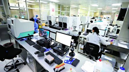 La sala del laboratorio clínico del Seguro Social.