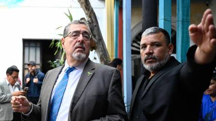 El candidato de Semilla, Bernardo Arévalo, presentó una denuncia ante la OEA por el acoso a su partido.
