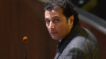 Un tribunal italiano condenó hoy a 16 años de cárcel al excapitán Francesco Schettino, al considerarle culpable del naufragio del crucero Costa Concordia en enero de 2012, en el que murieron 32 personas