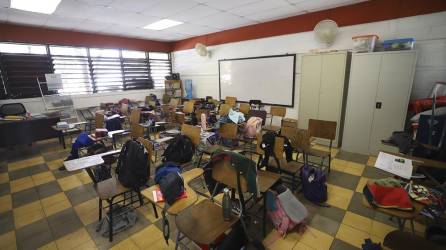 Foto ilustrativa de un salón de clases.