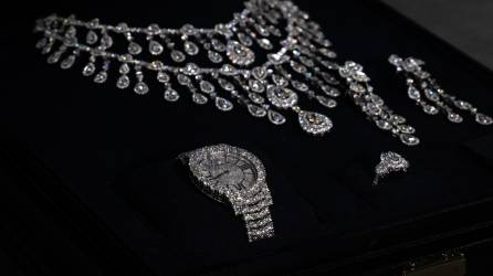 El Gobierno saudí regaló en 2021 este paquete de joyas de diamantes al exgobernante Jair Bolsonaro para su esposa, Michelle Bolsonaro.