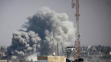 Israel bombardeó este miércoles la Franja de Gaza y volvió a lanzar operaciones terrestres “selectivas” en Rafah.