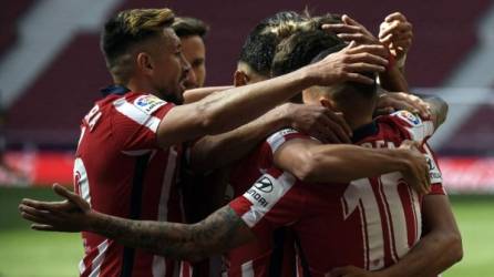 El Atlético goleó por 5-0 al Eibar y se afianzó en la cima de la Liga Española. Foto AFP