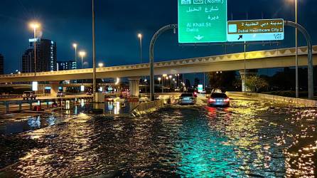 Las fuertes lluvias provocaron grandes inundaciones en Dubái.