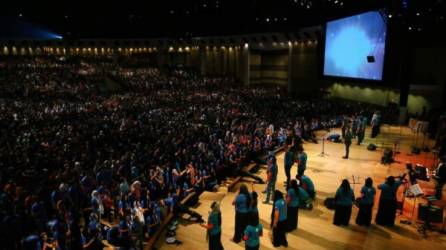 Fotografía de un culto en la Iglesia Ebenezer de San Pedro Sula, tomada antes de la pandemia.