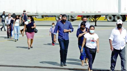 <i><b>Un grupo de retornados a su llegada al Centro de Atención al Migrante. </b></i><b>Yoseph Amaya</b>