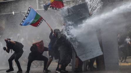 El sismo se registró en plena jornada de violentas protestas en Santiago de Chile./AFP.