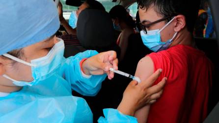inmunización. El país cumplió ayer cinco días de haber iniciado la vacunación en menores.
