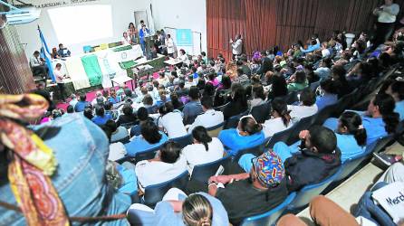 Las 11 organizaciones gremiales en asambleas.