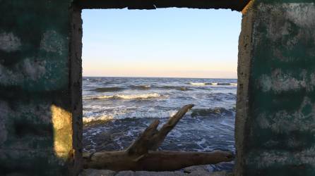 El mar redujo a escombros varias viviendas en las dos comunidades de las barras en la jurisdicción de Cuyamel, Omoa.