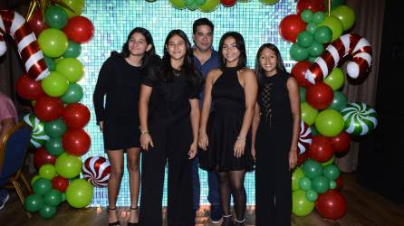 Lizania Paz, Dailyn Benítez, Carlos Martínez, Mariabelen Fajardo, Francis Escobar