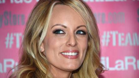 Trump enfrenta un juicio en Nueva York por supuestamente encubrir los pagos para sobornar a la actriz de cine para adultos, Stormy Daniels.