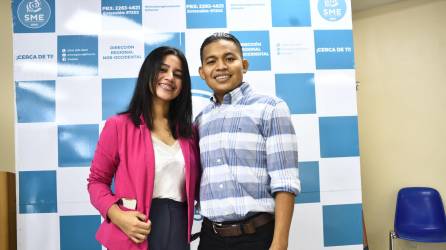 El ingeniero Cristofer Aguilar recibió un trasplante de riñón, su hermana Gabriela fue la donante.La operación se realizó en el IHSS de San Pedro Sula.