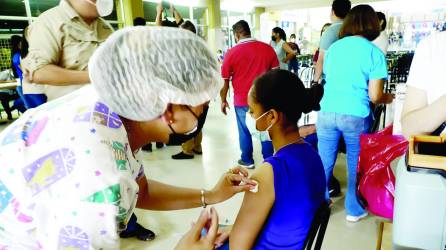 Campaña de vacunación en la Gran Terminal Metropolitana de San Pedro Sula