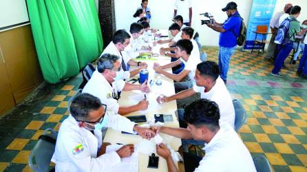 <b>Las autoridades municipales lanzaron el programa en el instituto municipal Honduras-Corea.</b>