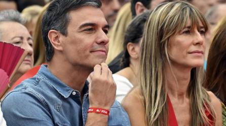 Pedro Sánchez analiza renunciar a la presidencia de España tras la investigación a su esposa, Begoña Gómez, por supuesta corrupción.