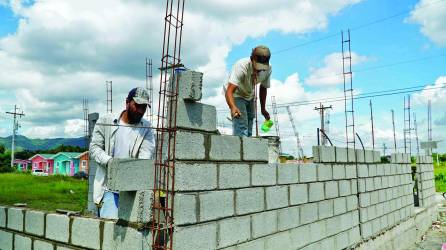 La falta de agilidad para resolver estos problemas de trámites están alejando la inversión y encareciendo la vivienda.