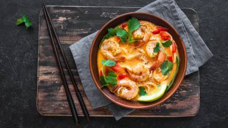 Laksa es una sopa del sudeste asiático cuyo sabor se acentúa con la dulzura del coco.