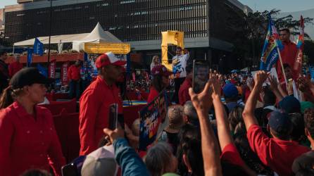 El Presidente Nicolás Maduro de Venezuela busca la reelección entre crisis económica y democrática. Un mitin.
