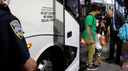Nueva York ha recibido más de 6,000 migrantes enviados desde Texas en autobuses en las últimas semanas.