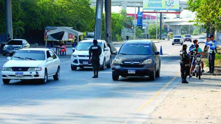 <b>Los operativos ejecutados por la Policía contribuyeron a que fuera baja la incidencia de accidentes, el regreso de los vacacionistas a sus lugares de origen inició desde temprano ayer.</b>