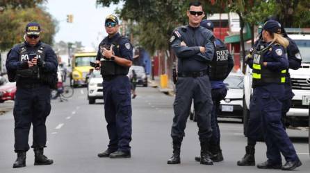 La policía de Costa Rica detuvo a cinco personas por supuestas torturas en albergues.