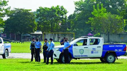 Los asesinaron en la casa y dejaron dos cuerpos en un carro