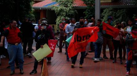 Manifestación. Simpatizantes y candidatos llegaron a denunciar inconsistencias en las actas.