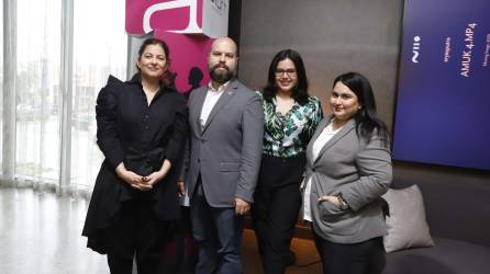 Aloft Hotels es una marca de Marriott International, en esta ocasión, se brindó un tour a los medios de comunicación por el lugar. Destacando que recién abrió sus puertas a los visitantes en el Barrio Río de Piedras, 18 avenida, entre la 6 y 7 calle SO. En la foto: Caroline Bolduc (gerente general de Aloft SPS), Eduardo Hernández (director de Ventas), Stephanie Gabrie y Heydi Contreras (ejecutivas de Ventas)