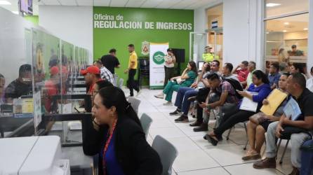 La oficina de Regulación de Ingresos se encuentra en el sótano del Mall Galerías del Valle.