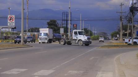 En los cuadrantes sur, norte y este de San Pedro Sula, hay cruces que se han convertido en una trampa mortal para los conductores, en donde ejercen la ley del más fuerte, son atrevidos y veloz.
