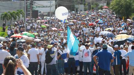La oposición hondureña se hizo sentir en las calles de Tegucigalpa en protesta contra el Gobierno de la izquierdista Xiomara Castro.