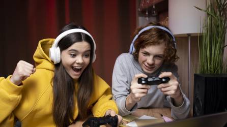 Además de propiciar el tiempo entre familia y amigos, la evidencia científica demuestra que los videojuegos contribuyen a deshacer obstáculos y facilitan el acceso a intervenciones psicológicas.
