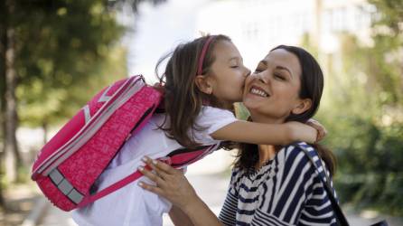 Ser felices otorga múltiples beneficios que los niños pueden disfrutar desde ahora y por el resto de su vida.