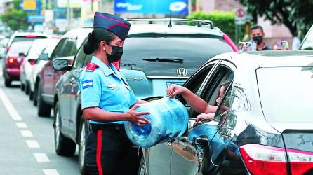 Elementos de la Policía Nacional, Bomberos y Cruz Roja también serán voluntarios para la recaudación en botellones.