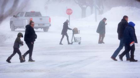 La ola de frío cubre ya gran parte de Estados Unidos con bajas temperaturas, nevadas y vientos gélidos, informó este lunes el Servicio Meteorológico Nacional estadounidense (NWS, en inglés).