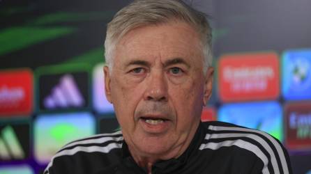 Carlo Ancelotti , durante la rueda de prensa posterior al entrenamiento realizado este viernes en la Ciudad Deportiva de Valdebebas.